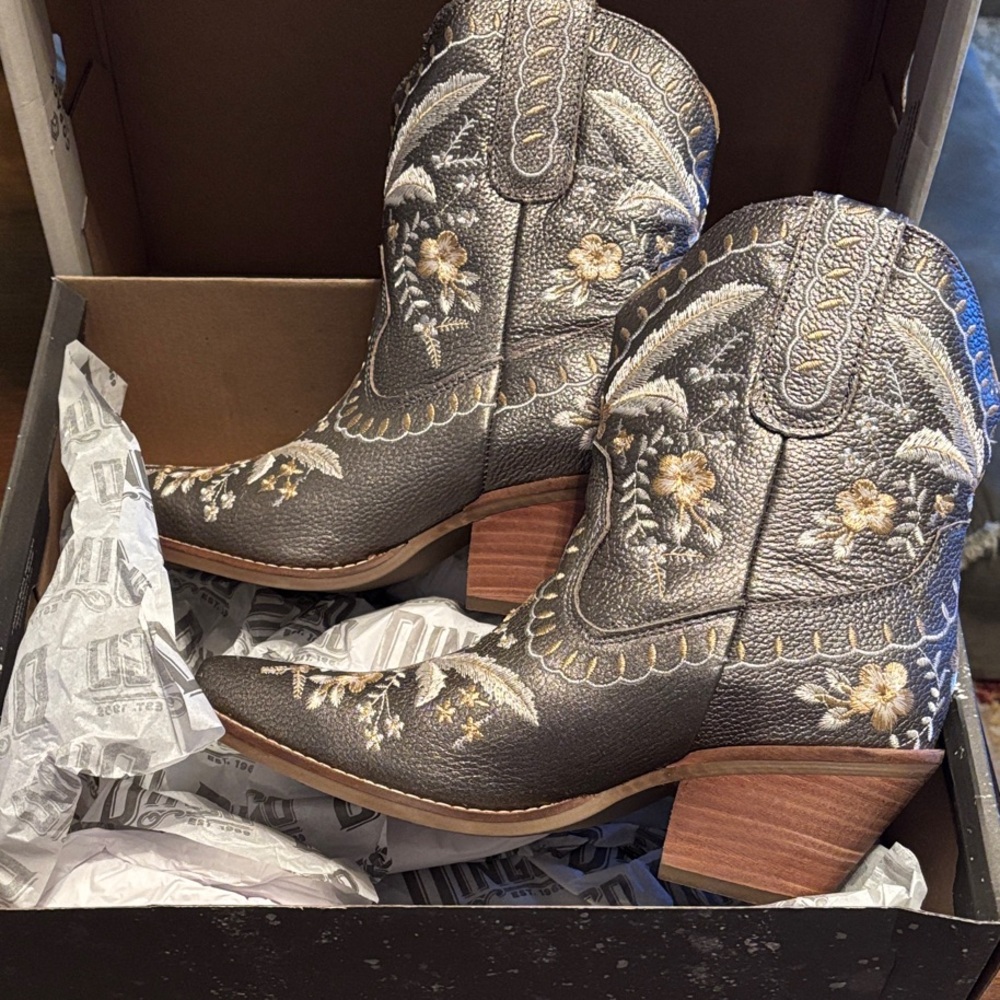 Dingo Black and Brown Western Boots